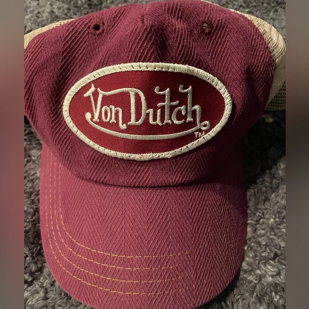 Von Dutch Maroon and Pink trucker Hat - Picture 1 of 3